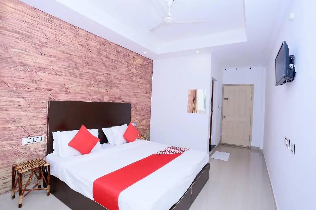 Oyo 23756 Munnar Paradise, Irumupalam Chillithodu Hotel